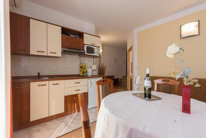 Marija F4 Apartment Krk Town Eksteriør bilde