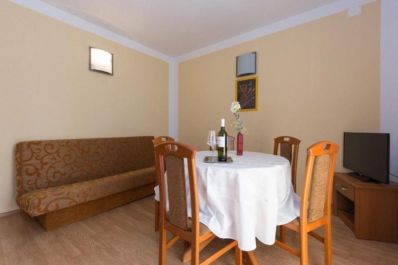 Marija F4 Apartment Krk Town Eksteriør bilde